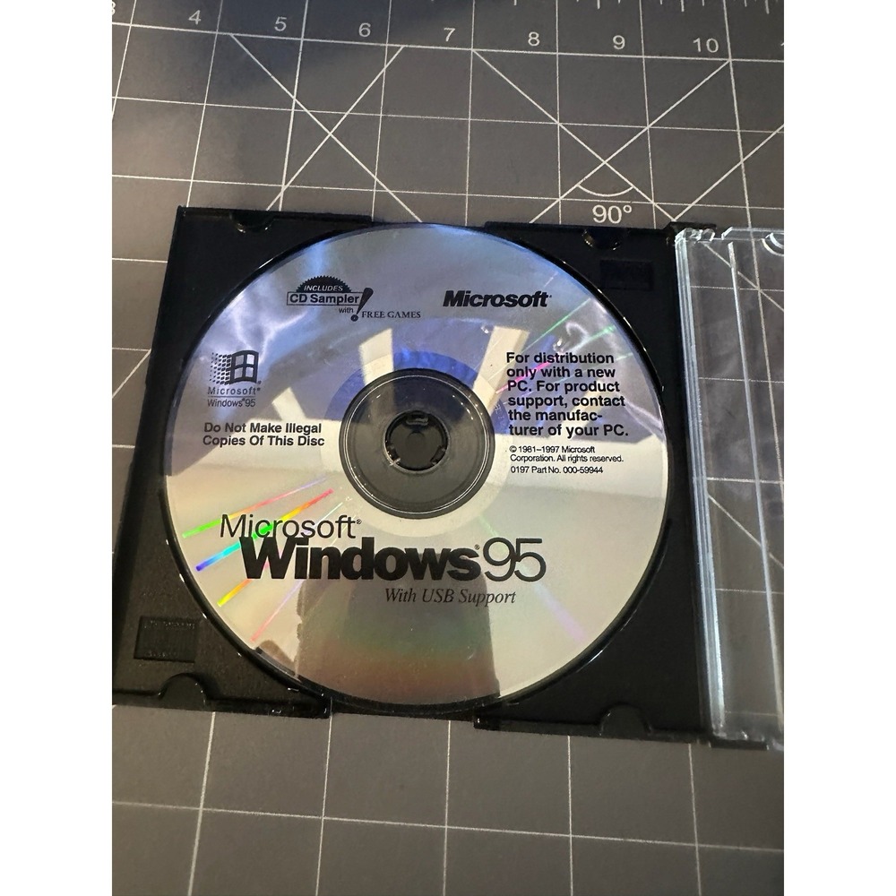 Microsoft Windows 95 With USB Support OEM CD Sampler Free Games 1981-1997